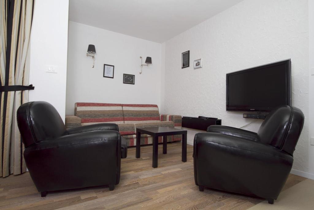 Apartments Mengore โทลมิน ภายนอก รูปภาพ